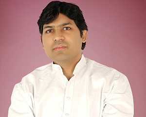 डॉ. योगेश दुबे - निदेशक